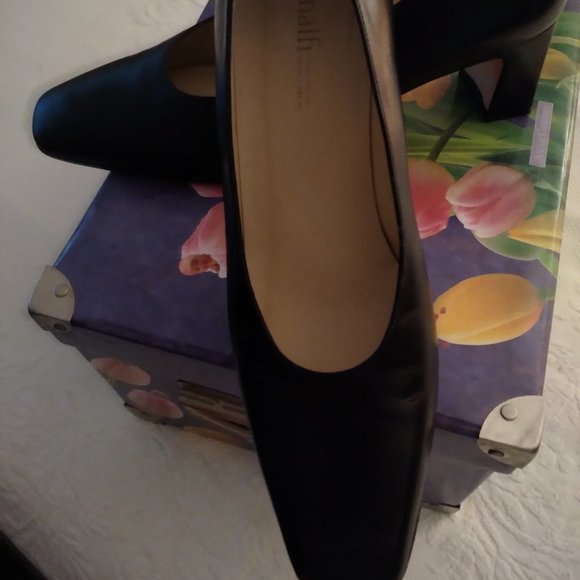 Alfani Black Leather Pumps | Size 10M - Picture 3 of 5